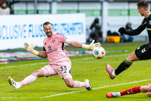 2. Fußball Bundesliga: Fortuna Düsseldorf vs. 1. FC Magdeburg, 22.11.2025 DUESSELDORF, GERMANY - NOVEMBER 22: Florian Kastenmeier (Fortuna Düsseldorf, 33) während des Bundesligaspiels 2. Fußball Bundesliga: Fortuna Düsseldorf vs. 1. FC Magdeburg in der MERKUR SPIEL-ARENA am 11. Spieltag der 1. Bundesliga. November 22, 2025 in Duesseldorf, Germany. DFL-BESTIMMUNGEN UNTERSAGEN JEGLICHE VERWENDUNG VON FOTOGRAFIEN ALS BILDSEQUENZEN UND ODER QUASI-VIDEO. Copyright: xBEAUTIFULxSPORTS KennyxBeelex