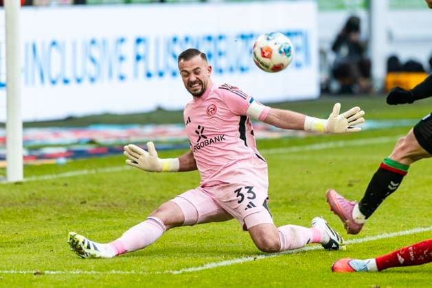 2. Fußball Bundesliga: Fortuna Düsseldorf vs. 1. FC Magdeburg, 22.11.2025 DUESSELDORF, GERMANY - NOVEMBER 22: Florian Kastenmeier (Fortuna Düsseldorf, 33) während des Bundesligaspiels 2. Fußball Bundesliga: Fortuna Düsseldorf vs. 1. FC Magdeburg in der MERKUR SPIEL-ARENA am 11. Spieltag der 1. Bundesliga. November 22, 2025 in Duesseldorf, Germany. DFL-BESTIMMUNGEN UNTERSAGEN JEGLICHE VERWENDUNG VON FOTOGRAFIEN ALS BILDSEQUENZEN UND ODER QUASI-VIDEO. Copyright: xBEAUTIFULxSPORTS KennyxBeelex