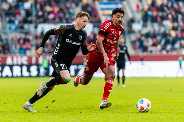 2. Fußball Bundesliga: Fortuna Düsseldorf vs. 1. FC Magdeburg, 22.11.2025 DUESSELDORF, GERMANY - NOVEMBER 22: Philipp Hercher (1. FC Magdeburg, 27) während des Bundesligaspiels 2. Fußball Bundesliga: Fortuna Düsseldorf vs. 1. FC Magdeburg in der MERKUR SPIEL-ARENA am 11. Spieltag der 1. Bundesliga. November 22, 2025 in Duesseldorf, Germany. DFL-BESTIMMUNGEN UNTERSAGEN JEGLICHE VERWENDUNG VON FOTOGRAFIEN ALS BILDSEQUENZEN UND ODER QUASI-VIDEO. Copyright: xBEAUTIFULxSPORTS KennyxBeelex