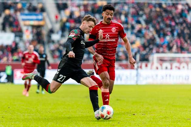 2. Fußball Bundesliga: Fortuna Düsseldorf vs. 1. FC Magdeburg, 22.11.2025 DUESSELDORF, GERMANY - NOVEMBER 22: Philipp Hercher (1. FC Magdeburg, 27) während des Bundesligaspiels 2. Fußball Bundesliga: Fortuna Düsseldorf vs. 1. FC Magdeburg in der MERKUR SPIEL-ARENA am 11. Spieltag der 1. Bundesliga. November 22, 2025 in Duesseldorf, Germany. DFL-BESTIMMUNGEN UNTERSAGEN JEGLICHE VERWENDUNG VON FOTOGRAFIEN ALS BILDSEQUENZEN UND ODER QUASI-VIDEO. Copyright: xBEAUTIFULxSPORTS KennyxBeelex
