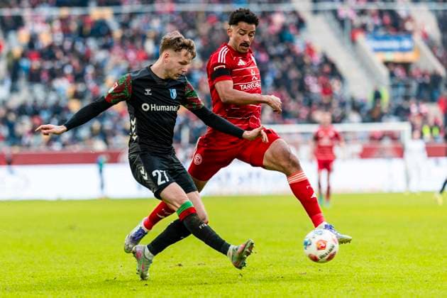 2. Fußball Bundesliga: Fortuna Düsseldorf vs. 1. FC Magdeburg, 22.11.2025 DUESSELDORF, GERMANY - NOVEMBER 22: Philipp Hercher (1. FC Magdeburg, 27) während des Bundesligaspiels 2. Fußball Bundesliga: Fortuna Düsseldorf vs. 1. FC Magdeburg in der MERKUR SPIEL-ARENA am 11. Spieltag der 1. Bundesliga. November 22, 2025 in Duesseldorf, Germany. DFL-BESTIMMUNGEN UNTERSAGEN JEGLICHE VERWENDUNG VON FOTOGRAFIEN ALS BILDSEQUENZEN UND ODER QUASI-VIDEO. Copyright: xBEAUTIFULxSPORTS KennyxBeelex