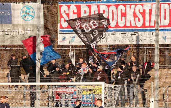 22.11.2025, Deutschland, Stuttgart, Fussball Regionalliga Südwest, SV Stuttgarter Kickers vs. SG Barockstadt Fulda-Lehnerz, SG Fans