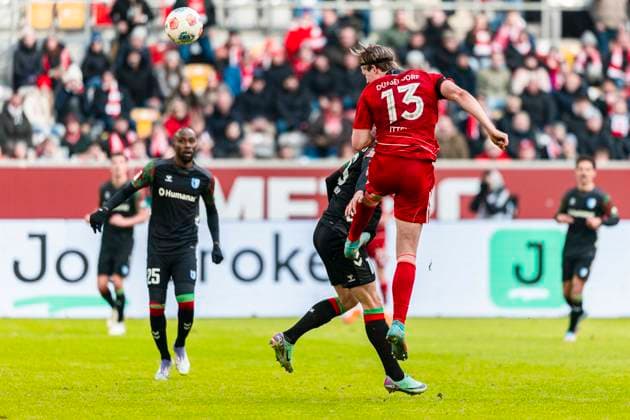 2. Fußball Bundesliga: Fortuna Düsseldorf vs. 1. FC Magdeburg, 22.11.2025 DUESSELDORF, GERMANY - NOVEMBER 22: Cedric Itten (Fortuna Düsseldorf, 13) trifft mit dem Kopf zum 2:1 und Furtuna gewinnt somit während des Bundesligaspiels 2. Fußball Bundesliga: Fortuna Düsseldorf vs. 1. FC Magdeburg in der MERKUR SPIEL-ARENA am 11. Spieltag der 1. Bundesliga. November 22, 2025 in Duesseldorf, Germany. DFL-BESTIMMUNGEN UNTERSAGEN JEGLICHE VERWENDUNG VON FOTOGRAFIEN ALS BILDSEQUENZEN UND ODER QUASI-VIDEO. Copyright: xBEAUTIFULxSPORTS KennyxBeelex