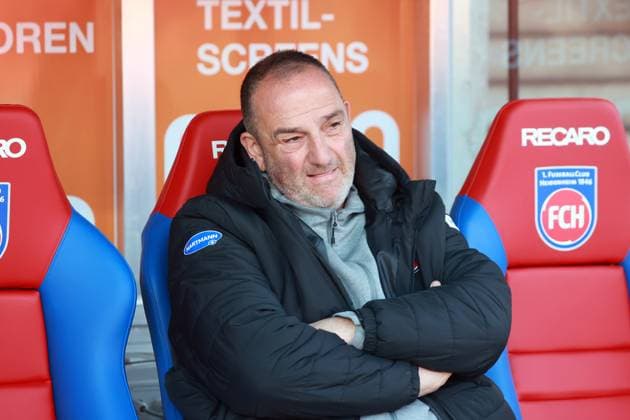 22.11.25 1. FC Heidenheim - Borussia Mönchengladbach Deutschland, Heidenheim, 22.11.2025, Fussball, Bundesliga, Saison 2025 2026, 1. FC Heidenheim - Borussia Mönchengladbach: Frank Schmidt (Trainer 1. FC Heidenheim).