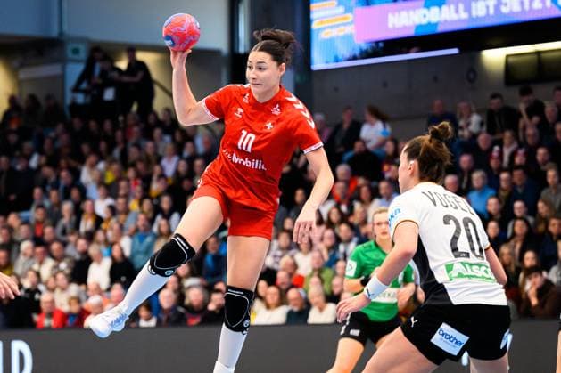 Handball, Frauen Laenderspiel - Deutschland - Schweiz Daphne Gautschi (Schweiz) Goeppeingen EWS Arena Deutschland