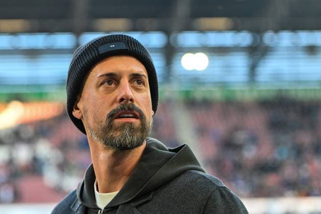 GER, 1. FBL, FC Augsburg vs Hamburger SV 22.11.2025, WWK-Arena, Augsburg, GER, 1. FBL, FC Augsburg vs Hamburger SV, im Bild Sandro Wagner (FC Augsburg)
