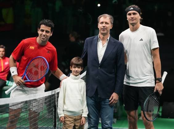 TENNIS - DAVIS CUP 2025 - FINAL 8 22 11 2025 Jaume Munar of Spain and Alexander Zverev of Germany during Davis Cup 2025, Final 8, Tennis event on 22November 2025 in Bologna, Italy - Photo Laurent Lairys BolognaItaly  Copyright: xLaurentxLairysx
