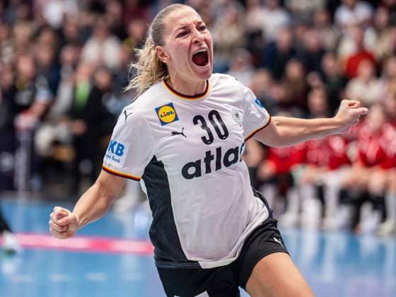 Jenny Behrend (Deutschland, 30) jubelt lautstark nach ihrem Tor, Deutschland vs. Schweiz, Handball, Laenderspiel, Frauen, Spielzeit 2025 2026, 22.11.2025, Deutschland vs. Schweiz, Handball, Laenderspiel, Frauen, Spielzeit 2025 2026, 22.11.2025 Goeppingen Copyright: xEibner-Pressefoto MichaelxSchmidx EP_MST