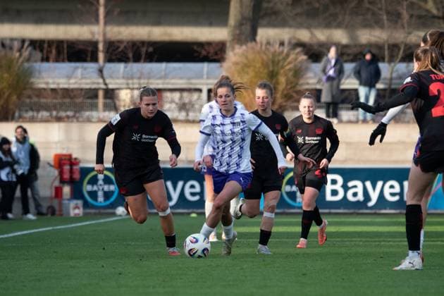 Shari van Belle (14 SGS Essen) during the Google Pixel Frauen-Bundesliga between Bayer 04 Leverkusen and SGS Essen at Ulrich-Haberland-Stadion in Leverkusen, Germany. Copyright: xQianruxZhang SPPx Sportspressphoto_SPR64708
