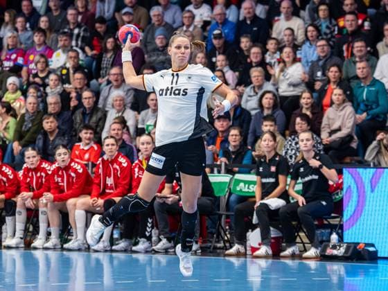 Xenia Smits (Deutschland, 11) beim Tempogegenstoss, Deutschland vs. Schweiz, Handball, Laenderspiel, Frauen, Spielzeit 2025 2026, 22.11.2025, Deutschland vs. Schweiz, Handball, Laenderspiel, Frauen, Spielzeit 2025 2026, 22.11.2025 Goeppingen Copyright: xEibner-Pressefoto MichaelxSchmidx EP_MST
