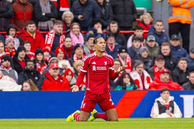 Football - FA Premier League - Liverpool FC v Nottingham Forest FC LIVERPOOL, ENGLAND - Saturday, November 22, 2025: Liverpool s captain Virgil van Dijk during the FA Premier League match between Liverpool FC and Nottingham Forest FC at Anfield. (Photo by David Rawcliffe Propaganda) LIVERPOOL Anfield MERSEYSIDE ENGLAND  Copyright: xDavidxRawcliffex P2025-11-22-Liverpool_Nottingham_Forest-21