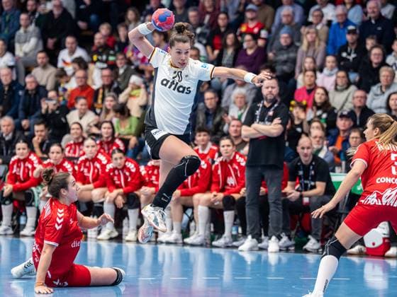 Emily Vogel (Deutschland, 20) kommt frei zum Wurf, Deutschland vs. Schweiz, Handball, Laenderspiel, Frauen, Spielzeit 2025 2026, 22.11.2025, Deutschland vs. Schweiz, Handball, Laenderspiel, Frauen, Spielzeit 2025 2026, 22.11.2025 Goeppingen Copyright: xEibner-Pressefoto MichaelxSchmidx EP_MST