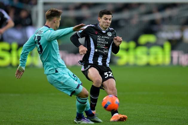 CALCIO - Serie A - Udinese Calcio vs Bologna FC Udinese s Jurgen Ekkelenkamp and Bologna s Juan Miranda during Udinese Calcio vs Bologna FC, Italian soccer Serie A match in Udine, Italy, November 22 2025 Udine Italy  Copyright: xIPAxSport ABACAx