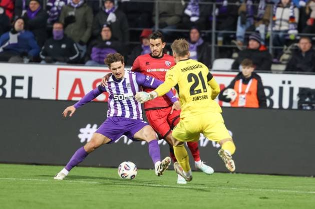 3. Liga; VfL Osnabrück - FC Ingolstadt 04; Torchance verpasst Fredrik Carlsen (8, FCI) Torwart Jonsson Lukas (21 VFL) Fabinski Robin (27 VFL) 3. Liga - FC Ingolstadt 04 Saison 2025 2026 VfL Osnabrück