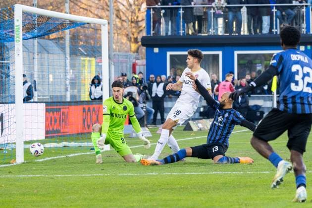 Fußball 3. Liga, Saison 2025 26, 15. Spieltag: Waldhof Mannheim gegen SV Wehen-Wiesbaden
