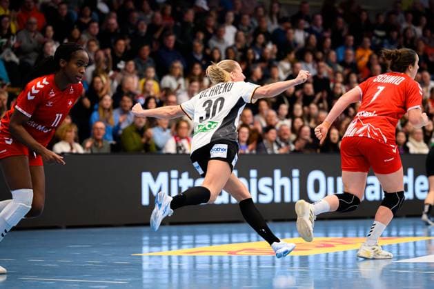 Handball, Frauen Laenderspiel - Deutschland - Schweiz Jenny Behrend (Deutschland) Goeppeingen EWS Arena Deutschland