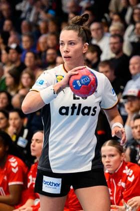 Handball, Frauen Laenderspiel - Deutschland - Schweiz Emily Vogel (Deutschland) Goeppeingen EWS Arena Deutschland