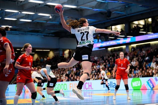 Handball, Frauen Laenderspiel - Deutschland - Schweiz Julia Maidhof (Deutschland) Goeppeingen EWS Arena Deutschland