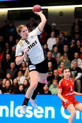 Handball, Frauen Laenderspiel - Deutschland - Schweiz Nina Engel (Deutschland) Goeppeingen EWS Arena Deutschland