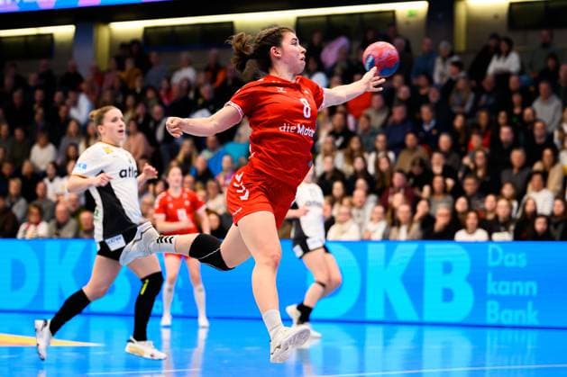 Handball, Frauen Laenderspiel - Deutschland - Schweiz Mia Sofia Emmenegger (Schweiz) Goeppeingen EWS Arena Deutschland