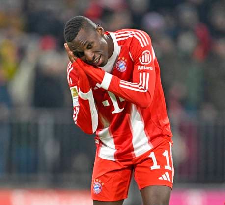 22.11.2025, Fussball Bundesliga 2025 2026, 11.Spieltag, FC Bayern München - SC Freiburg, in der Allianz-Arena München, Nicolas Jackson (FC Bayern München) Torjubel nach dem 5:2