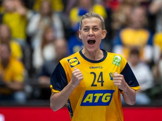 HALMSTAD 2025-11-22 during Saturday s Sweden s Nathalie Hagman celebrates after scoring a goal in Saturday s international handball match between Sweden and Denmark in Halmstad Arena. HALMSTAD SWEDEN x50090x Copyright: xJohanxNilssonx xTTx HANDBALL SWEDEN-DENMARK