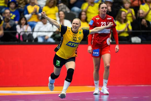 251122 Mathilda Lundström of Sweden celebrates during the International Friendly, Länderspiel, Nationalmannschaft handball match between Sweden and Denmark on November 22, 2025 in Halmstad. Photo: Carl Sandin BILDBYRAN kod CS CS0808 handball handboll handball landslaget sverige sweden danmark national team, Nationalteam denmark dam bbeng jubel Copyright: CARLxSANDIN BB251122CS049