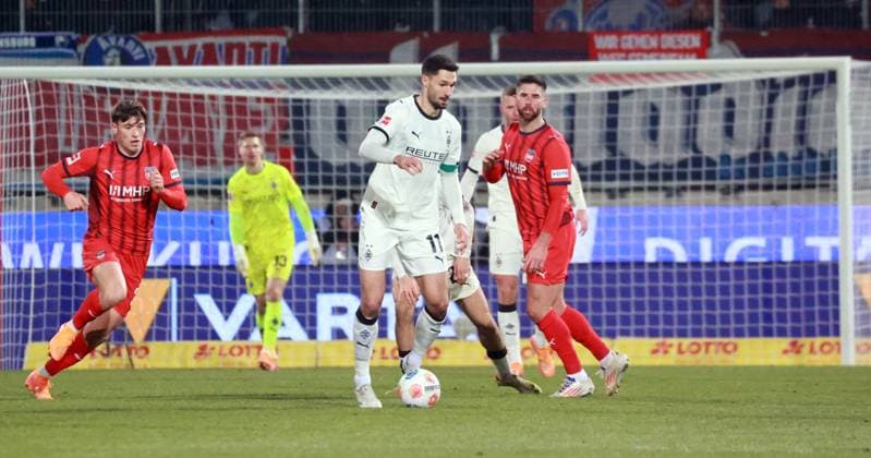 22.11.25 1. FC Heidenheim - Borussia Mönchengladbach Deutschland, Heidenheim, 22.11.2025, Fussball, Bundesliga, Saison 2025 2026, 1. FC Heidenheim - Borussia Mönchengladbach: Tim Kleindienst (Borussia Mönchengladbach).