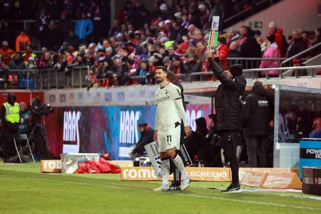 22.11.25 1. FC Heidenheim - Borussia Mönchengladbach Deutschland, Heidenheim, 22.11.2025, Fussball, Bundesliga, Saison 2025 2026, 1. FC Heidenheim - Borussia Mönchengladbach: Tim Kleindienst (Borussia Mönchengladbach).