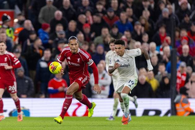 Football - FA Premier League - Liverpool FC v Nottingham Forest FC LIVERPOOL, ENGLAND - Saturday, November 22, 2025: Liverpool s captain Virgil van Dijk and Nottingham Forest s Igor Jesus (R) during the FA Premier League match between Liverpool FC and Nottingham Forest FC at Anfield. (Photo by David Rawcliffe Propaganda) LIVERPOOL Anfield MERSEYSIDE ENGLAND  Copyright: xDavidxRawcliffex P2025-11-22-Liverpool_Nottingham_Forest-82