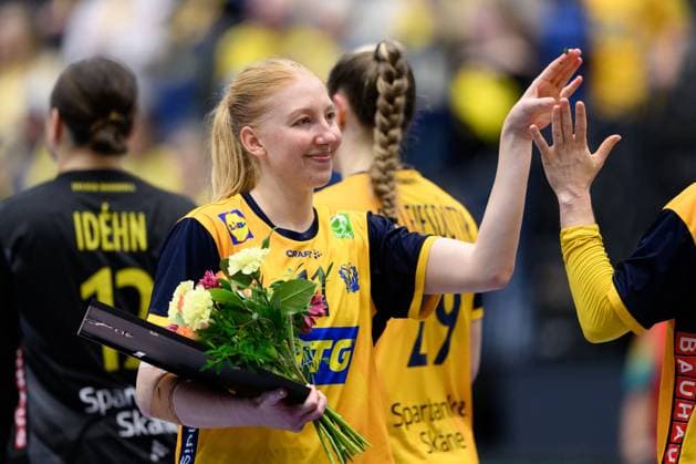 251122 Tyra AxnÃ r of Sweden after the International Friendly, Länderspiel, Nationalmannschaft handball match between Sweden and Denmark on November 22, 2025 in Halmstad. Photo: Carl Sandin BILDBYRAN kod CS CS0808 handball handboll handball landslaget sverige sweden danmark national team, Nationalteam denmark dam bbeng Copyright: CARLxSANDIN BB251122CS057