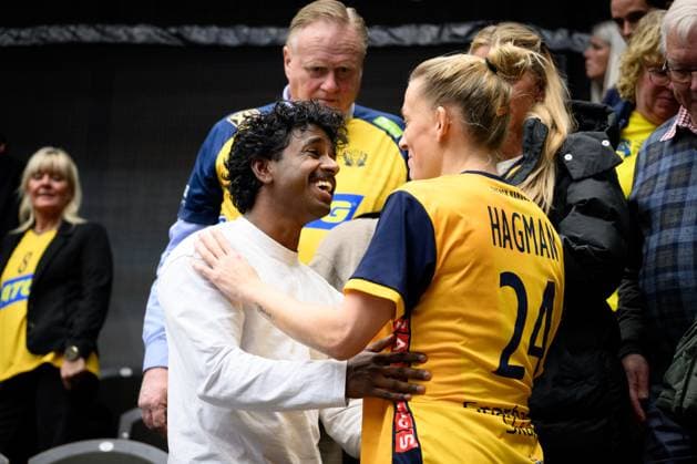 251122 Loui Sand and Nathalie Hagman of Sweden after the International Friendly, Länderspiel, Nationalmannschaft handball match between Sweden and Denmark on November 22, 2025 in Halmstad. Photo: Carl Sandin BILDBYRAN kod CS CS0808 handball handboll handball landslaget sverige sweden danmark national team, Nationalteam denmark dam bbeng Copyright: CARLxSANDIN BB251122CS060