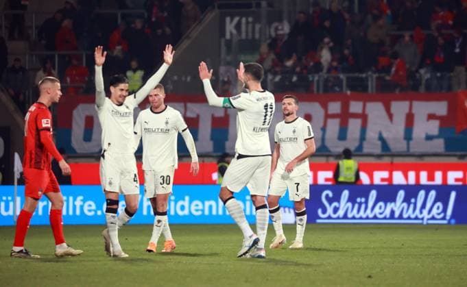 22.11.25 1. FC Heidenheim - Borussia Mönchengladbach Deutschland, Heidenheim, 22.11.2025, Fussball, Bundesliga, Saison 2025 2026, 1. FC Heidenheim - Borussia Mönchengladbach: Tim Kleindienst (Borussia Mönchengladbach).