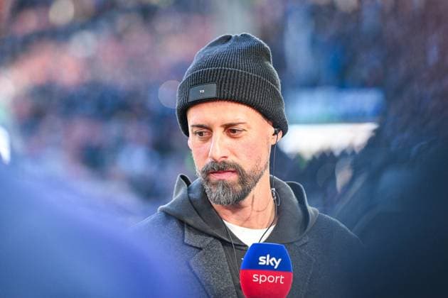GER, 1. FBL, FC Augsburg vs Hamburger SV 22.11.2025, WWK-Arena, Augsburg, GER, 1. FBL, FC Augsburg vs Hamburger SV, im Bild Sandro Wagner (FC Augsburg)