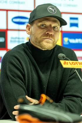 Pressekonferenz nach dem Spiel, Eugen Polanski (Borussia Moenchengladbach, Trainer), GER, 1. FC Heidenheim vs. Borussia Moenchengladbach, Fussball, Bundesliga, 11. Spieltag, Spielzeit 2025 2026, 22.11.2025, DFL DFB REGULATIONS PROHIBIT ANY USE OF PHOTOGRAPHS AS IMAGE SEQUENCES AND OR QUASI-VIDEO, GER, 1. FC Heidenheim vs. Borussia Moenchengladbach, Fussball, Bundesliga, 11. Spieltag, Spielzeit 2025 2026, 22.11.2025 Heidenheim Copyright: xEibner-Pressefotox EP_EER