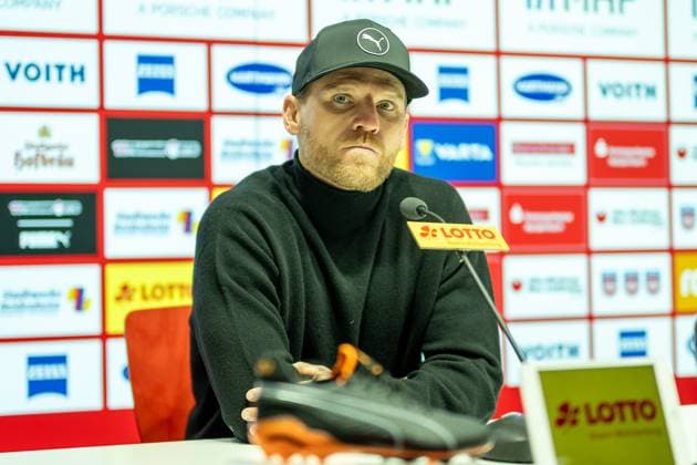 Pressekonferenz nach dem Spiel, Eugen Polanski (Borussia Moenchengladbach, Trainer), GER, 1. FC Heidenheim vs. Borussia Moenchengladbach, Fussball, Bundesliga, 11. Spieltag, Spielzeit 2025 2026, 22.11.2025, DFL DFB REGULATIONS PROHIBIT ANY USE OF PHOTOGRAPHS AS IMAGE SEQUENCES AND OR QUASI-VIDEO, GER, 1. FC Heidenheim vs. Borussia Moenchengladbach, Fussball, Bundesliga, 11. Spieltag, Spielzeit 2025 2026, 22.11.2025 Heidenheim Copyright: xEibner-Pressefotox EP_EER