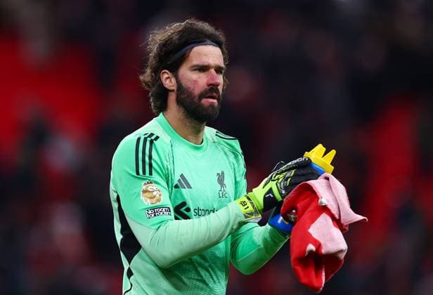 Liverpool goalkeeper Alisson Becker thanks the fans at the end of the match Liverpool v Nottingham Forest, Premier League, Football, Anfield, Liverpool, UK - 22 Nov 2025Liverpool Anfield United Kingdom EDITORIAL USE ONLY No use with unauthorised audio, video, data, fixture lists, club league logos or live services. Online in-match use limited to 120 images, no video emulation. No use in betting, games or single club league player publications.  Copyright: xMattxWest Shutterstockx 15860648bi