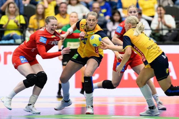 251122 Kristin Thorleifsdottir of Sweden during the International Friendly, Länderspiel, Nationalmannschaft handball match between Sweden and Denmark on November 22, 2025 in Halmstad. Photo: Carl Sandin BILDBYRAN kod CS CS0808 handball handboll handball landslaget sverige sweden danmark national team, Nationalteam denmark dam bbeng Copyright: CARLxSANDIN BB251122CS077