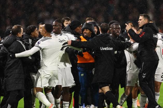 Fulham v Sunderland 22 November 2025, London - Premier League Football - Fulham v Sunderland - A brawl breaks out after full time with Calvin Bassey of Fulham at the center of it - Photo: Jacques Feeney Offside. London UK Copyright: xJacquesxFeeneyx xOffsidexOffside