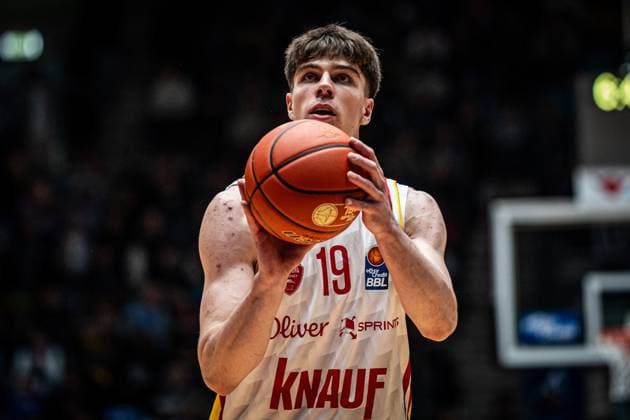 22.11.2025, xhfmx, Basketball easyCredit BBL Bundesliga, Frankfurt Skyliners - Würzburg Baskets Christian Skladanowski (Würzburg Basekts) beim Freiwurf (DFL DFB REGULATIONS PROHIBIT ANY USE OF PHOTOGRAPHS as IMAGE SEQUENCES and or QUASI-VIDEO) Frankfurt am Main