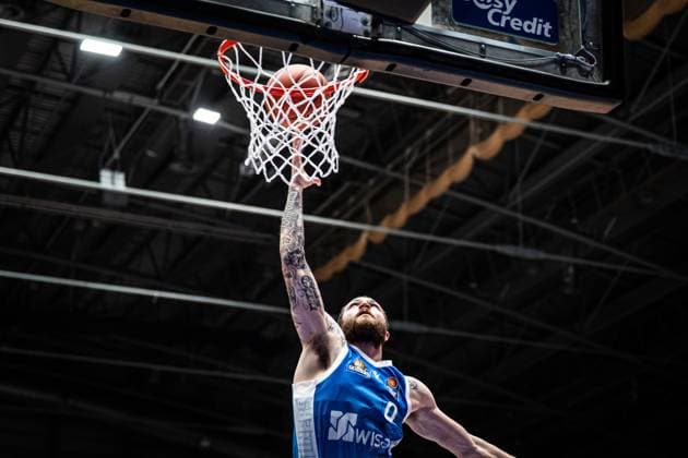 22.11.2025, xhfmx, Basketball easyCredit BBL Bundesliga, Frankfurt Skyliners - Würzburg Baskets Logan Johnson (Skyliners Frankfurt) erzielt Punkte (DFL DFB REGULATIONS PROHIBIT ANY USE OF PHOTOGRAPHS as IMAGE SEQUENCES and or QUASI-VIDEO) Frankfurt am Main
