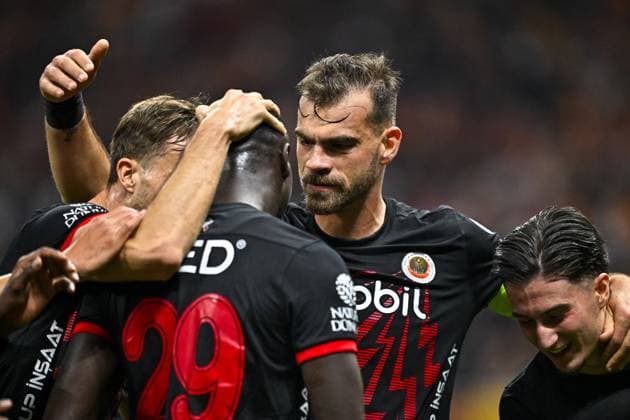 Galatasaray v Genclerbirligi - Turkish Super Lig ISTANBUL, TURKIYE - NOVEMBER 22: Genclerbirligi’s Mbaye Niang celebrates with teammates after scoring a goal during the Trendyol Super Lig week 13 match between Galatasaray and Genclerbirligi at RAMS Park in Istanbul, Turkiye, on November 22, 2025. Muhammed Enes Yildirim Anadolu Istanbul Turkey. Editorial use only. Please get in touch for any other usage.  Copyright: x2025xAnadoluxMuhammedxEnesxYildirimx
