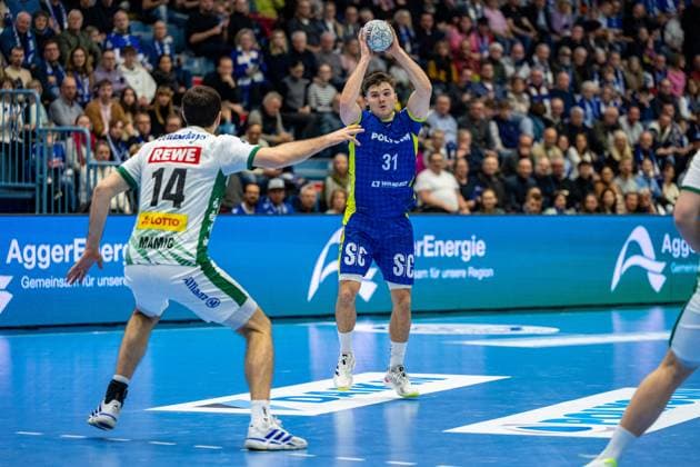 Daikin Handball Bundesliga, VfL Gummersbach - SC DHfK Leipzig 22.11.2025 Marko Mami? (SC DHfK Leipzig, 14), Kay Smits (VfL Gummersbach, 31),; Daikin Handball Bundesliga, VfL Gummersbach - SC DHfK Leipzig 22.11.2025 Copyright: xBEAUTIFULxSPORTS Erlhofx