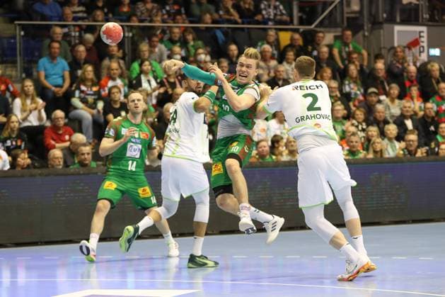22.11.2025, xgox, Handball, Daikin HBL, SC Magdeburg - HSG Wetzlar v.l. Gisli Thorgeir Kristjansson (Magdeburg, 10) wirft Tor, Torschuetze, erzielt Tor, Treffer, scores the goal Magdeburg