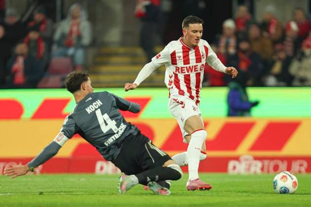 Robin Koch (Eintracht Frankfurt) und Said El Mala (1. FC Koeln) im Zweikampf waehrend des spiels der Bundesliga zwischen 1. FC Köln und Eintracht Frankfurt, RheinEnergieSTADION am 22. November 2025 in Köln, Deutschland. (Foto von Oliver Kaelke DeFodi Images) +++ Robin Koch (Eintracht Frankfurt) und Said El Mala (1. FC Koeln) battle for the ball during the Bundesliga match between 1. FC Köln and Eintracht Frankfurt at RheinEnergieSTADION on November 22, 2025 in Köln, Germany. (Photo by Oliver Kaelke DeFodi Images) DFL regulations prohibit any use of photographs as image sequences and or quasi-video. (Photo by Oliver Kaelke DeFodi Images)