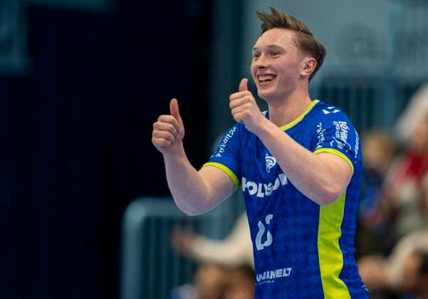 Ole Pregler (VfL Gummersbach, 23) mit Daumen hoch VfL Gummersbach - SC DHfK Leipzig, Handball Daikin HBL Handball Bundesliga, 13, Spieltag, 22.11.2025 Copyright: HMBxMedia xMarcoxBader