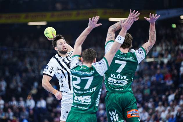Wurf Tor Harald Reinkind (THW Kiel, 06) GER, THW Kiel vs. Frisch Auf Goeppingen, Handball, 1. Bundesliga, Spieltag 13, Saison 2025 2026, 22.11.2025 GER, THW Kiel vs. Frisch Auf Goeppingen, Handball, 1. Bundesliga, Spieltag 13, Saison 2025 2026, 22.11.2025 Kiel Copyright: xEibner-Pressefoto MarcelxvonxFehrnx EP_MFN
