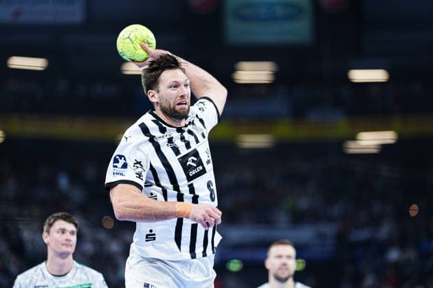 Wurf Tor Harald Reinkind (THW Kiel, 06) GER, THW Kiel vs. Frisch Auf Goeppingen, Handball, 1. Bundesliga, Spieltag 13, Saison 2025 2026, 22.11.2025 GER, THW Kiel vs. Frisch Auf Goeppingen, Handball, 1. Bundesliga, Spieltag 13, Saison 2025 2026, 22.11.2025 Kiel Copyright: xEibner-Pressefoto MarcelxvonxFehrnx EP_MFN
