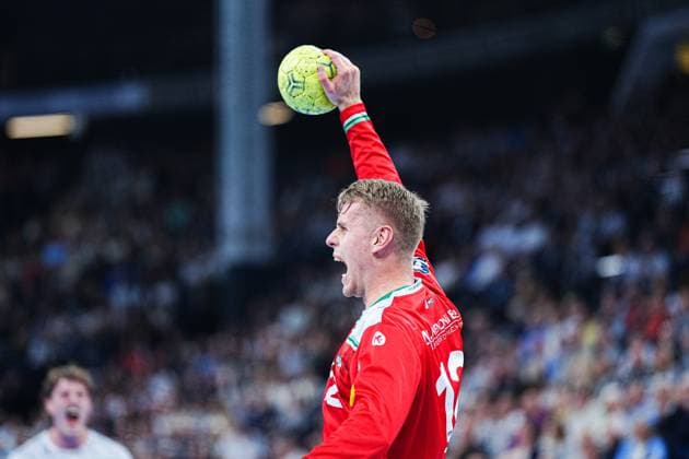 Jubel nach Parade Kristian Saeveras (Frisch Auf Goeppingen, 12) GER, THW Kiel vs. Frisch Auf Goeppingen, Handball, 1. Bundesliga, Spieltag 13, Saison 2025 2026, 22.11.2025 GER, THW Kiel vs. Frisch Auf Goeppingen, Handball, 1. Bundesliga, Spieltag 13, Saison 2025 2026, 22.11.2025 Kiel Copyright: xEibner-Pressefoto MarcelxvonxFehrnx EP_MFN