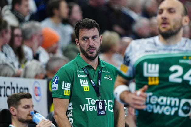 Ben Matschke (Frisch Auf! Goeppingen, Trainer) GER, THW Kiel vs. Frisch Auf Goeppingen, Handball, 1. Bundesliga, Spieltag 13, Saison 2025 2026, 22.11.2025 GER, THW Kiel vs. Frisch Auf Goeppingen, Handball, 1. Bundesliga, Spieltag 13, Saison 2025 2026, 22.11.2025 Kiel Copyright: xEibner-Pressefoto MarcelxvonxFehrnx EP_MFN